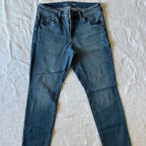 Old Navy: Slim Straight Mid-Rise Jeans (Size 12)